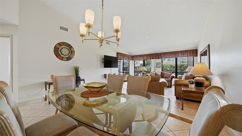 Activo con contrato: $315,000 (2 camas, 2 baños, 1353 Pies cuadrados)