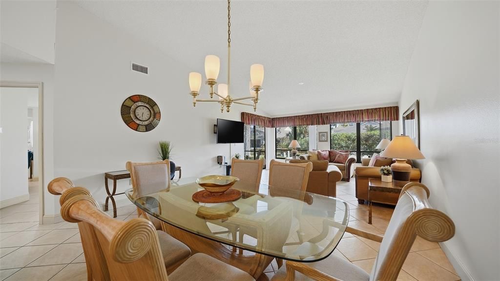 Activo con contrato: $315,000 (2 camas, 2 baños, 1353 Pies cuadrados)