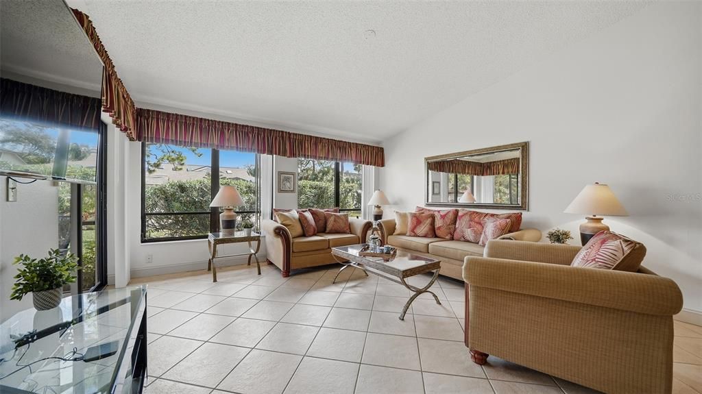 Activo con contrato: $315,000 (2 camas, 2 baños, 1353 Pies cuadrados)