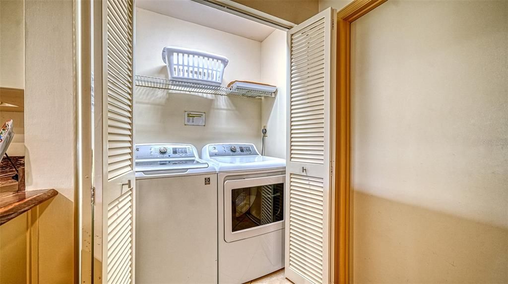 Activo con contrato: $315,000 (2 camas, 2 baños, 1353 Pies cuadrados)