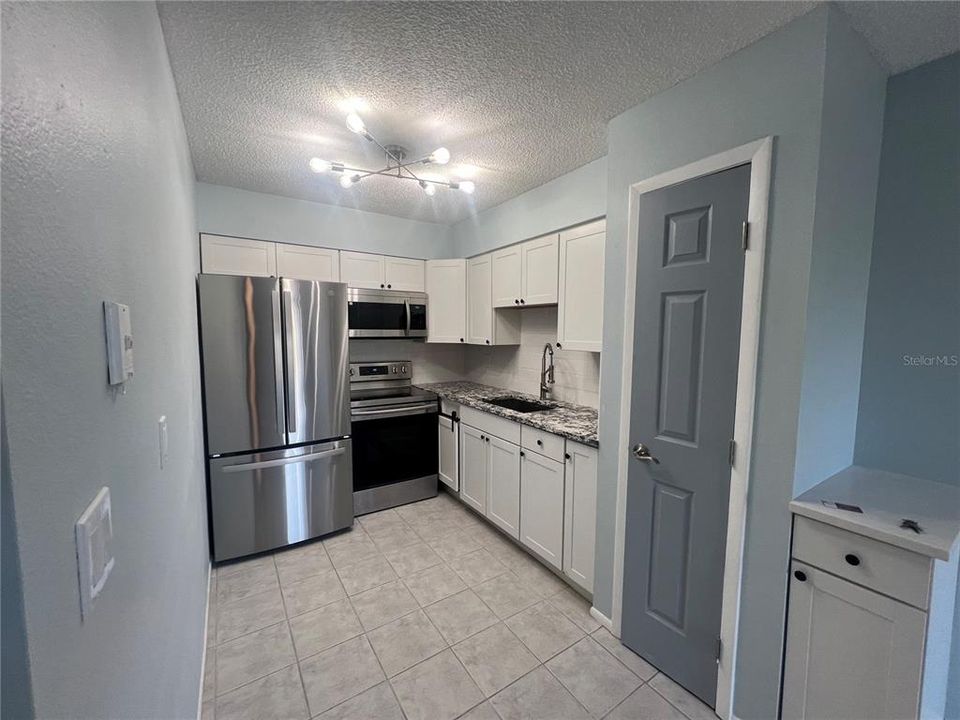 В аренду: $1,425 (2 спален, 1 ванн, 825 Квадратных фут)