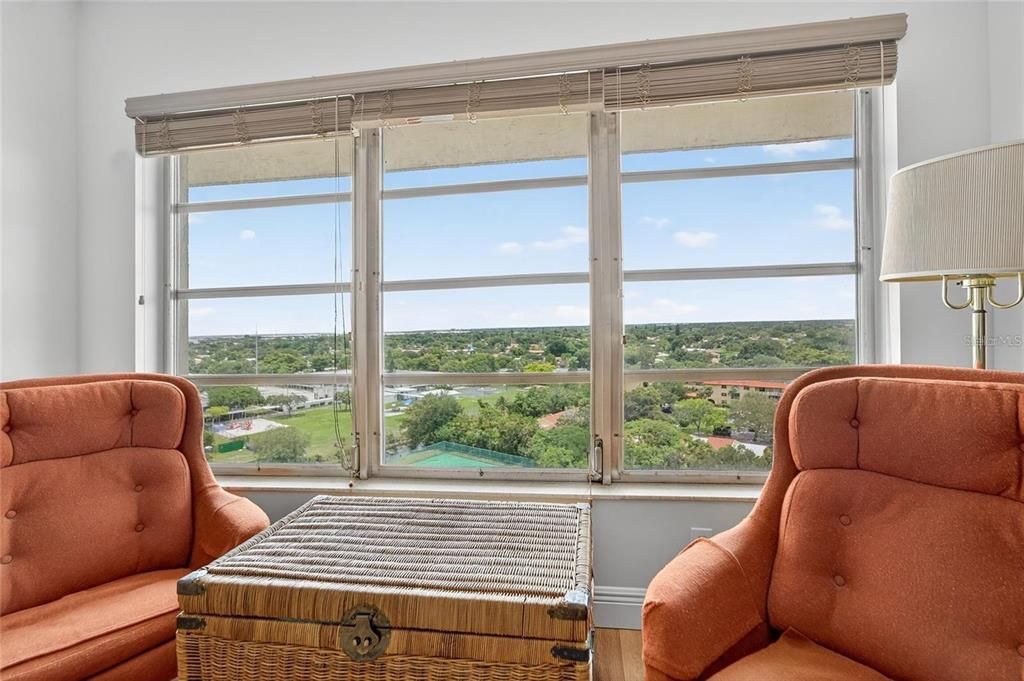 For Sale: $212,900 (2 beds, 2 baths, 1350 Square Feet)