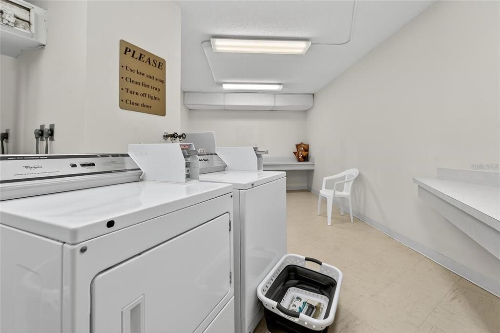 For Sale: $212,900 (2 beds, 2 baths, 1350 Square Feet)