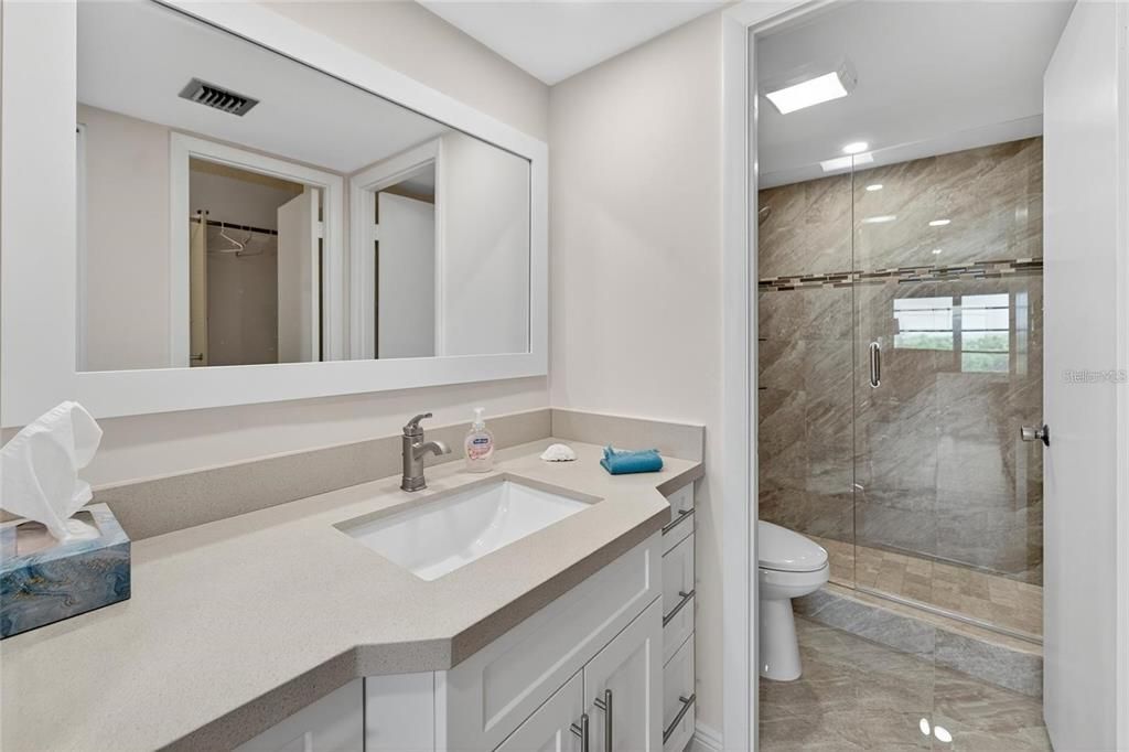 For Sale: $212,900 (2 beds, 2 baths, 1350 Square Feet)