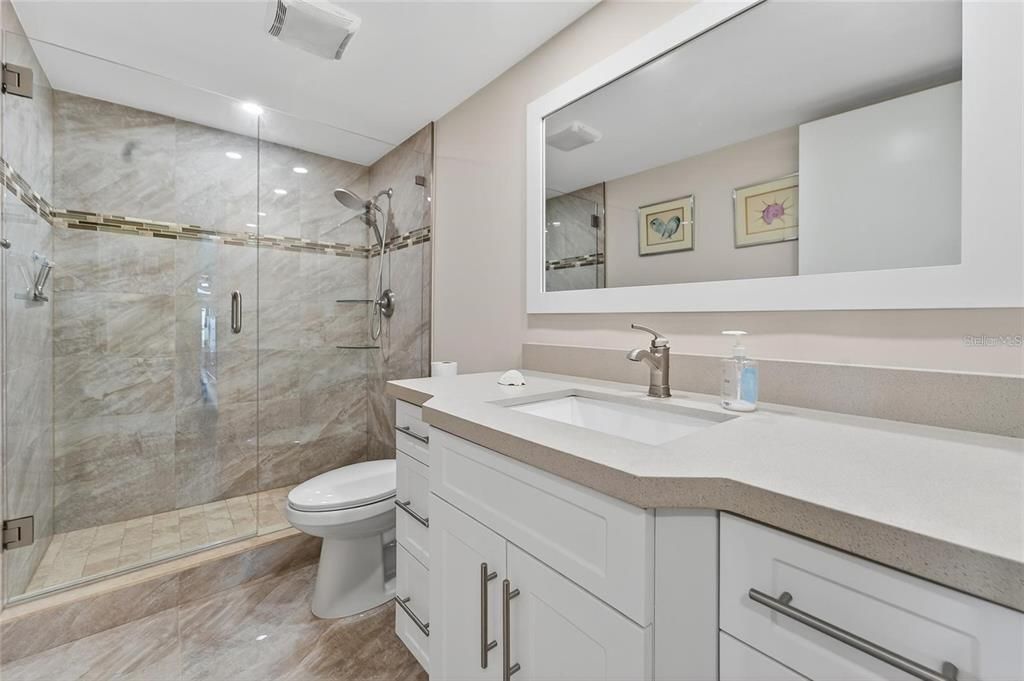 For Sale: $212,900 (2 beds, 2 baths, 1350 Square Feet)