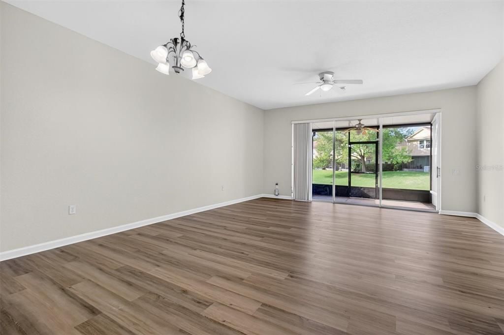 Active With Contract: $290,000 (3 beds, 2 baths, 1682 Square Feet)