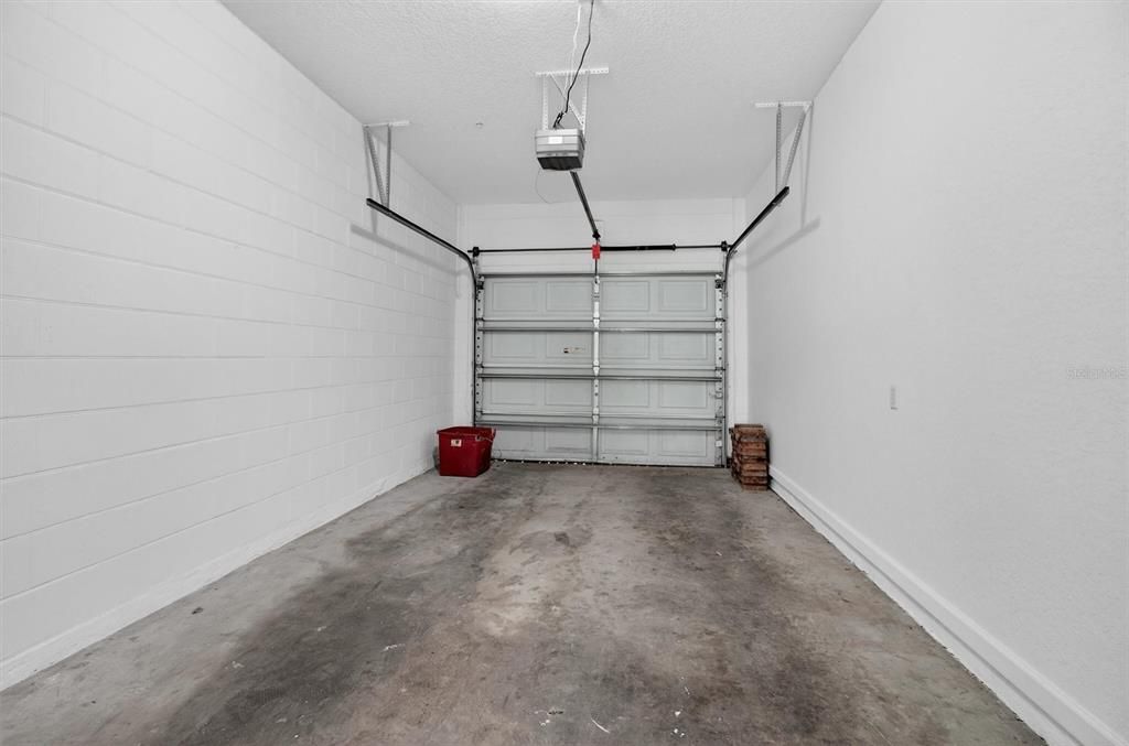 Active With Contract: $290,000 (3 beds, 2 baths, 1682 Square Feet)