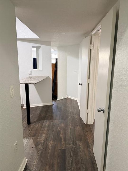 Active With Contract: $1,750 (1 beds, 1 baths, 789 Square Feet)