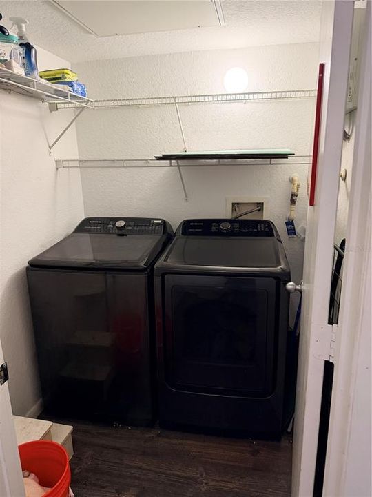 Active With Contract: $1,750 (1 beds, 1 baths, 789 Square Feet)