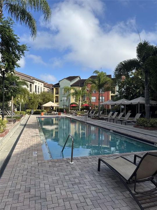 Active With Contract: $1,750 (1 beds, 1 baths, 789 Square Feet)