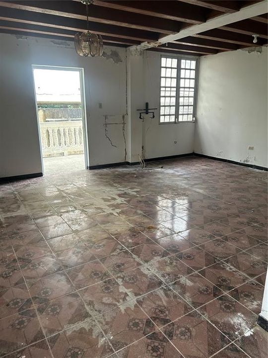 For Sale: $93,000 (3 beds, 1 baths, 1260 Square Feet)