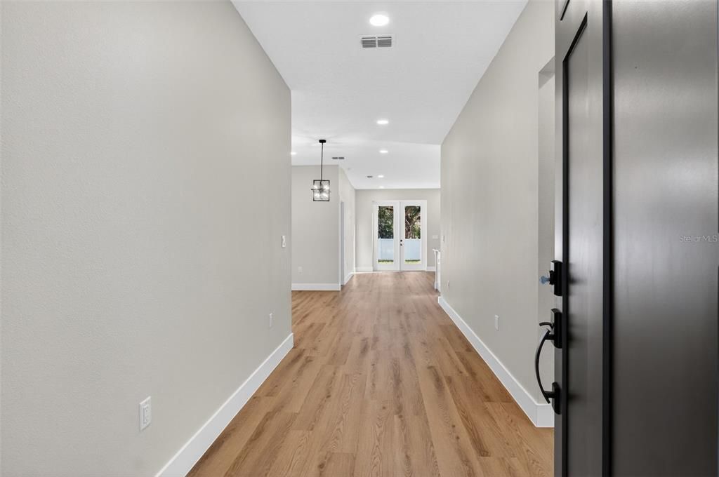 Activo con contrato: $319,900 (3 camas, 2 baños, 1585 Pies cuadrados)