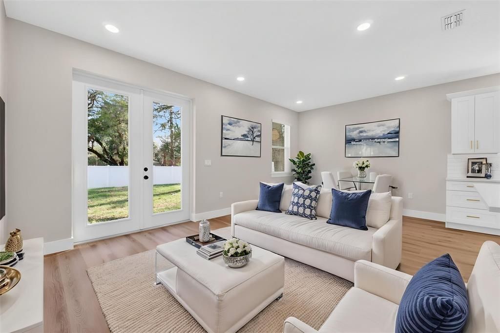 Activo con contrato: $319,900 (3 camas, 2 baños, 1585 Pies cuadrados)