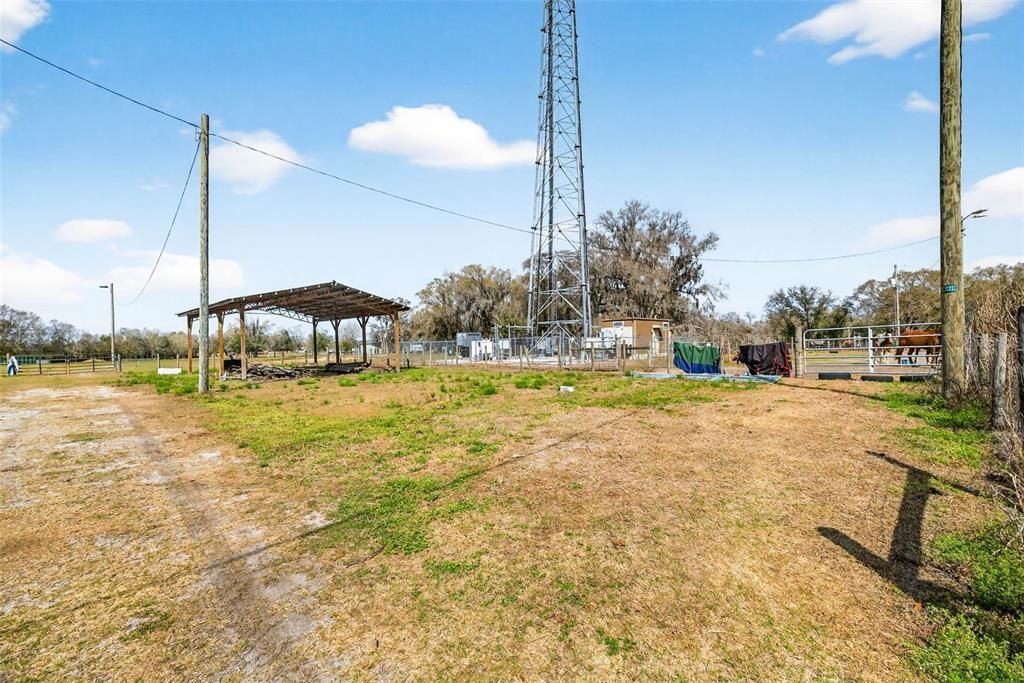 На продажу: $649,000 (10.05 acres)