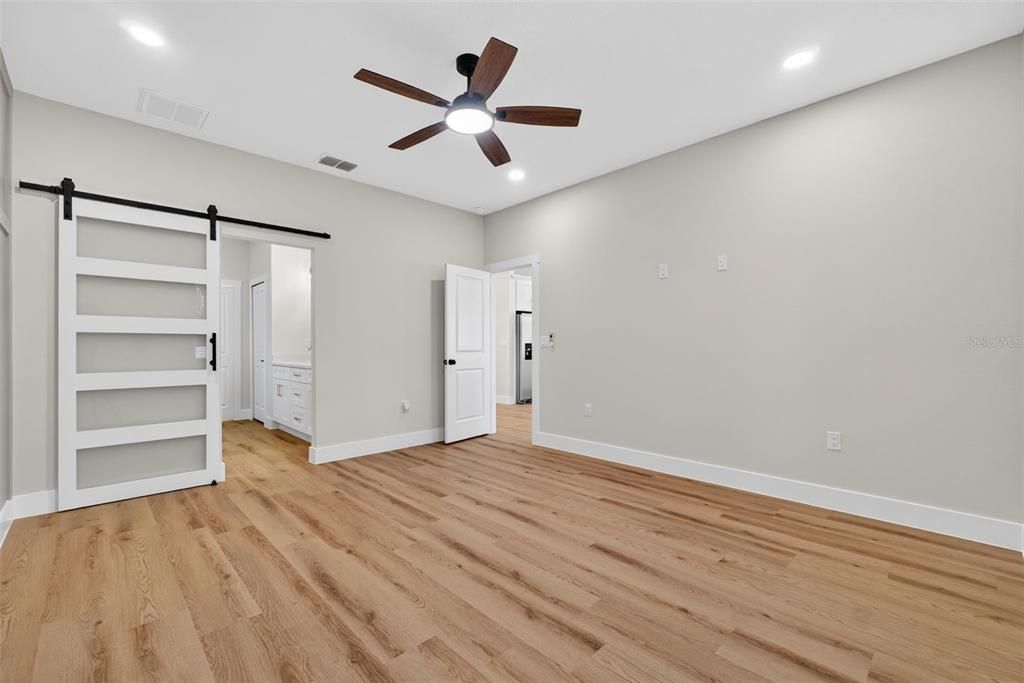 Activo con contrato: $319,900 (3 camas, 2 baños, 1585 Pies cuadrados)