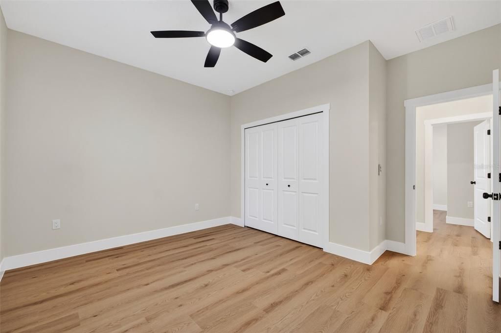 Activo con contrato: $319,900 (3 camas, 2 baños, 1585 Pies cuadrados)