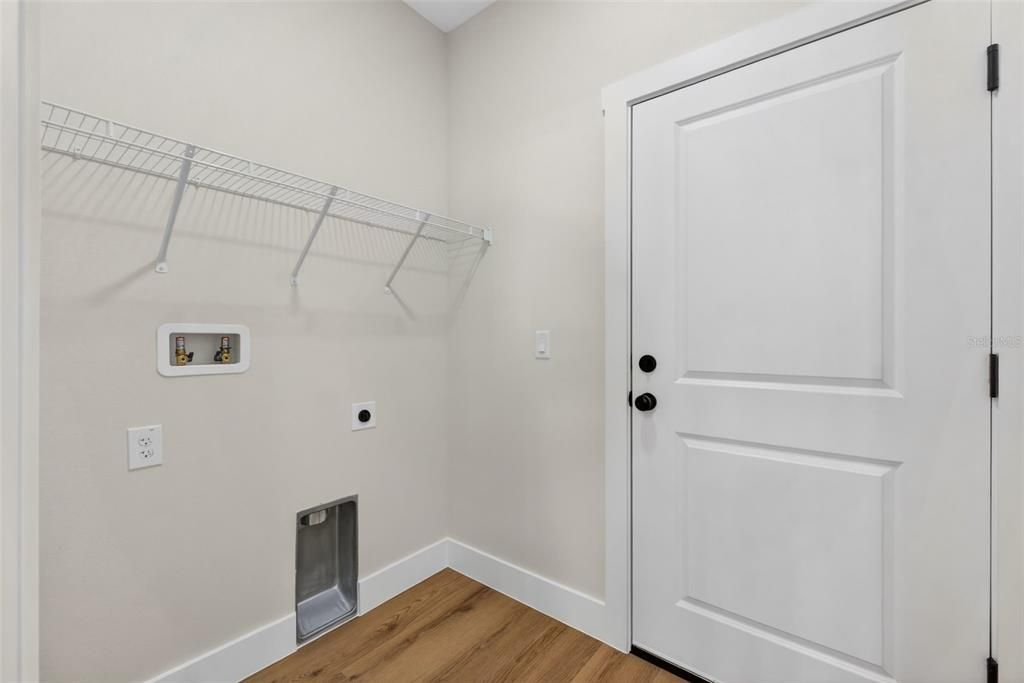 Activo con contrato: $319,900 (3 camas, 2 baños, 1585 Pies cuadrados)
