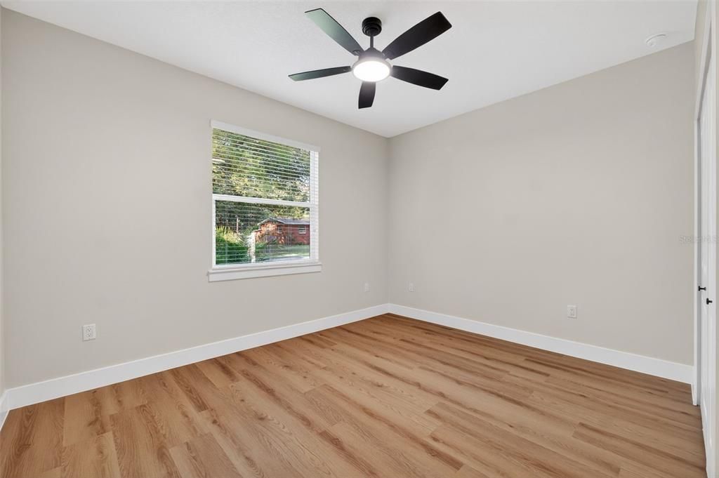 Activo con contrato: $319,900 (3 camas, 2 baños, 1585 Pies cuadrados)