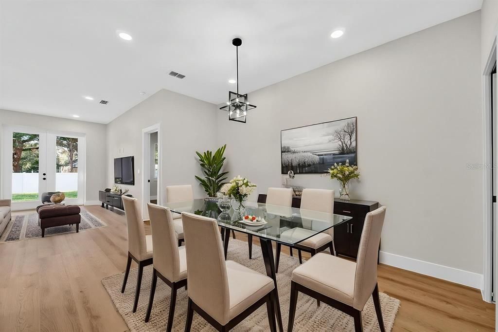 Activo con contrato: $319,900 (3 camas, 2 baños, 1585 Pies cuadrados)