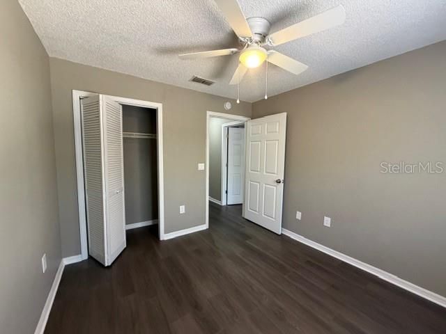 For Rent: $1,250 (2 beds, 1 baths, 864 Square Feet)