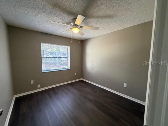 For Rent: $1,250 (2 beds, 1 baths, 864 Square Feet)