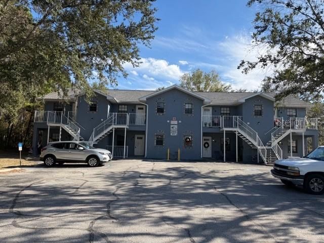 For Rent: $1,250 (2 beds, 1 baths, 864 Square Feet)