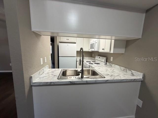 For Rent: $1,250 (2 beds, 1 baths, 864 Square Feet)