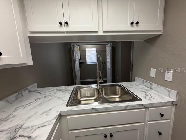 For Rent: $1,250 (2 beds, 1 baths, 864 Square Feet)