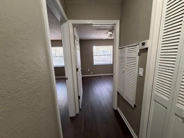 For Rent: $1,250 (2 beds, 1 baths, 864 Square Feet)