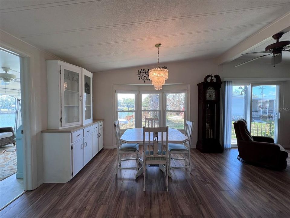 For Sale: $149,900 (2 beds, 2 baths, 1080 Square Feet)