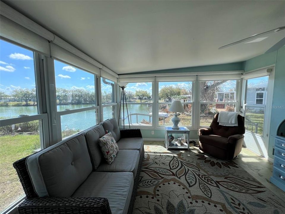 For Sale: $149,900 (2 beds, 2 baths, 1080 Square Feet)