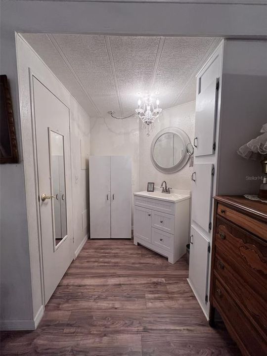 For Sale: $149,900 (2 beds, 2 baths, 1080 Square Feet)