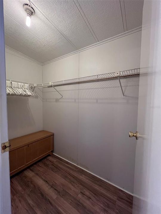 For Sale: $149,900 (2 beds, 2 baths, 1080 Square Feet)