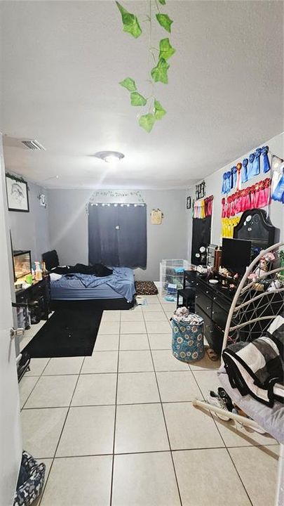 En Venta: $299,999 (4 camas, 1 baños, 1262 Pies cuadrados)
