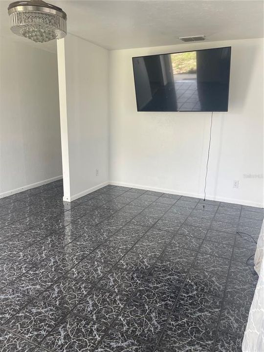 For Sale: $169,900 (0 beds, 0 baths, 792 Square Feet)