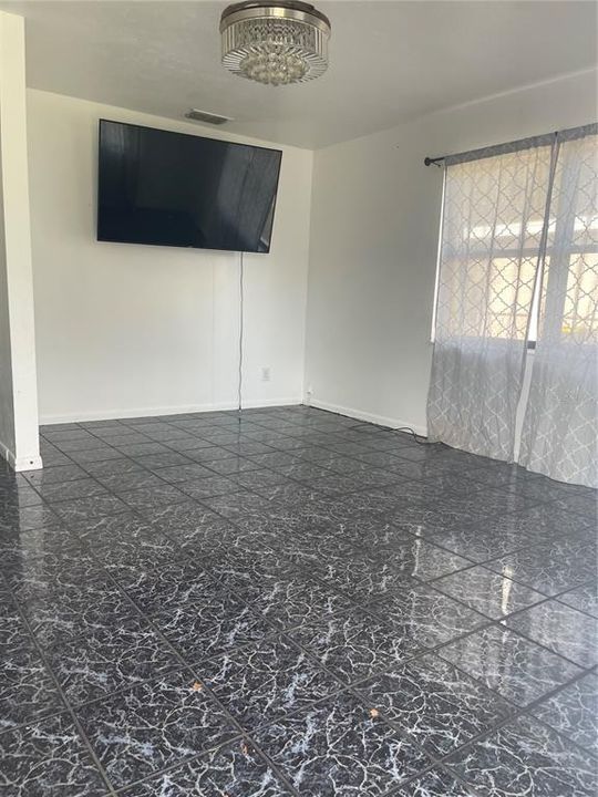 For Sale: $169,900 (0 beds, 0 baths, 792 Square Feet)
