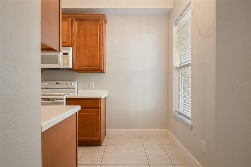For Sale: $360,000 (2 beds, 2 baths, 1210 Square Feet)