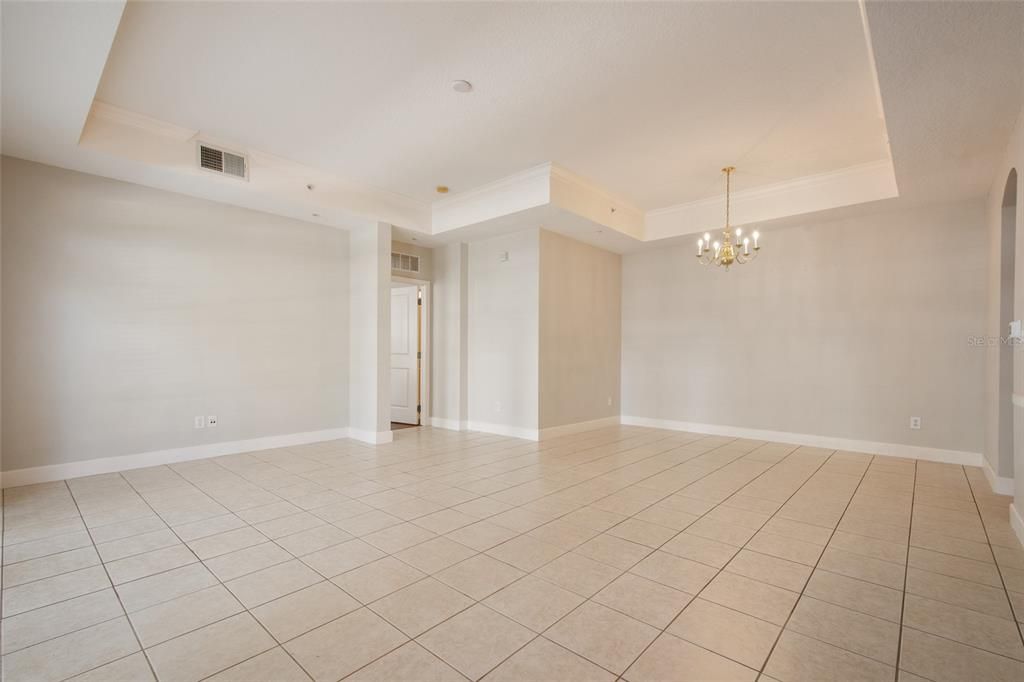 For Sale: $360,000 (2 beds, 2 baths, 1210 Square Feet)