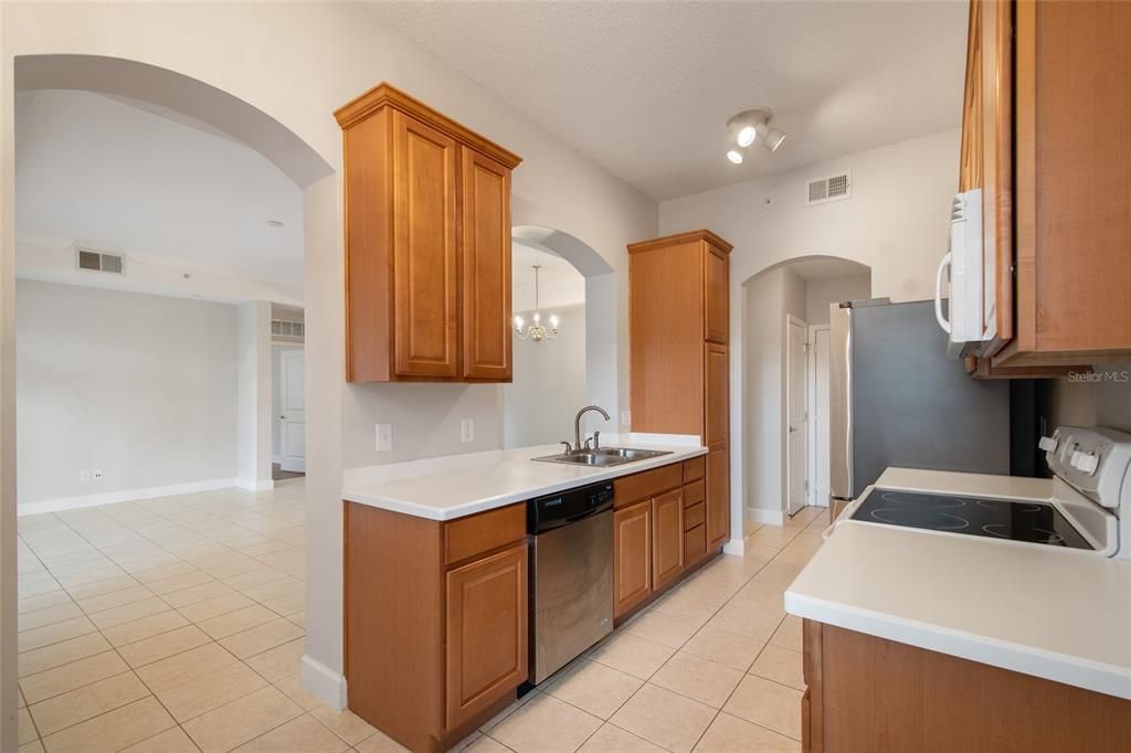 For Sale: $360,000 (2 beds, 2 baths, 1210 Square Feet)