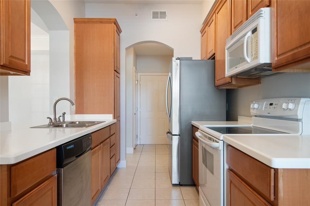 For Sale: $360,000 (2 beds, 2 baths, 1210 Square Feet)