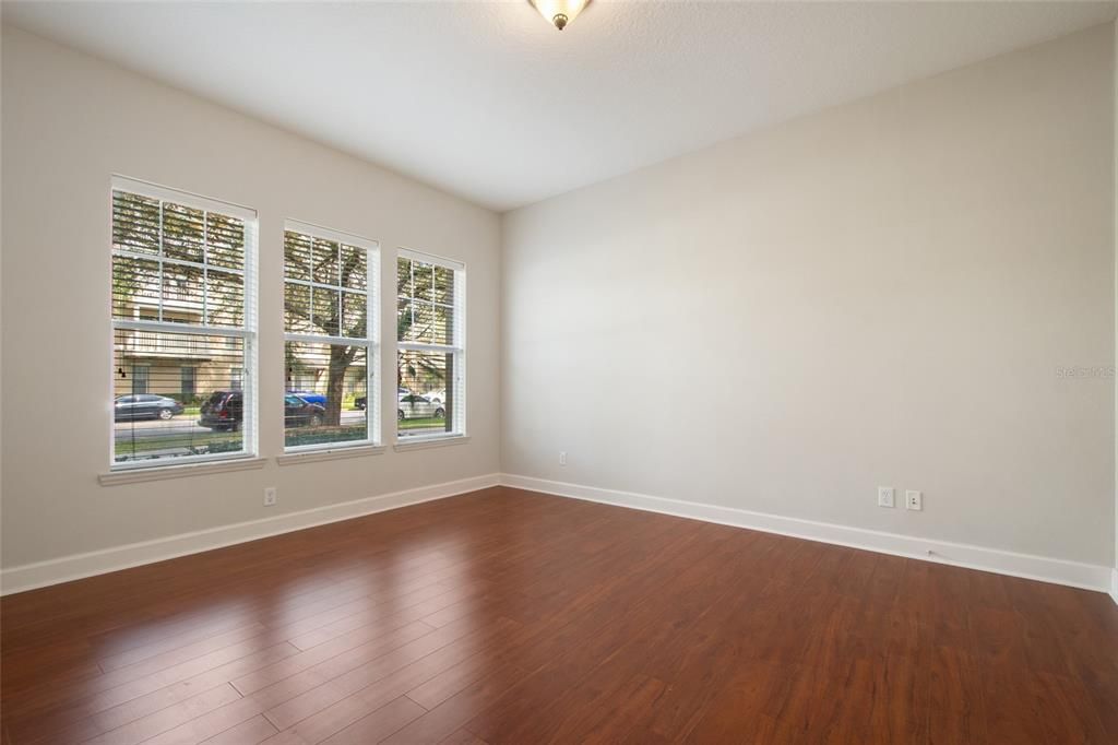 For Sale: $360,000 (2 beds, 2 baths, 1210 Square Feet)