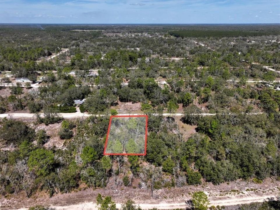 На продажу: $9,900 (0.24 acres)