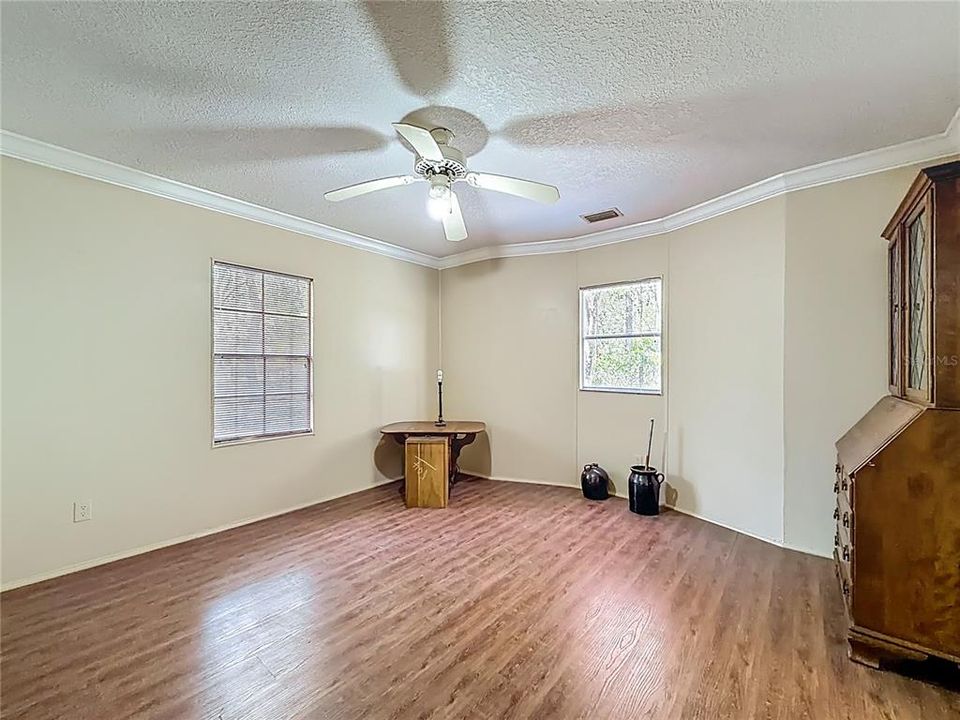 For Sale: $339,999 (4 beds, 2 baths, 2365 Square Feet)