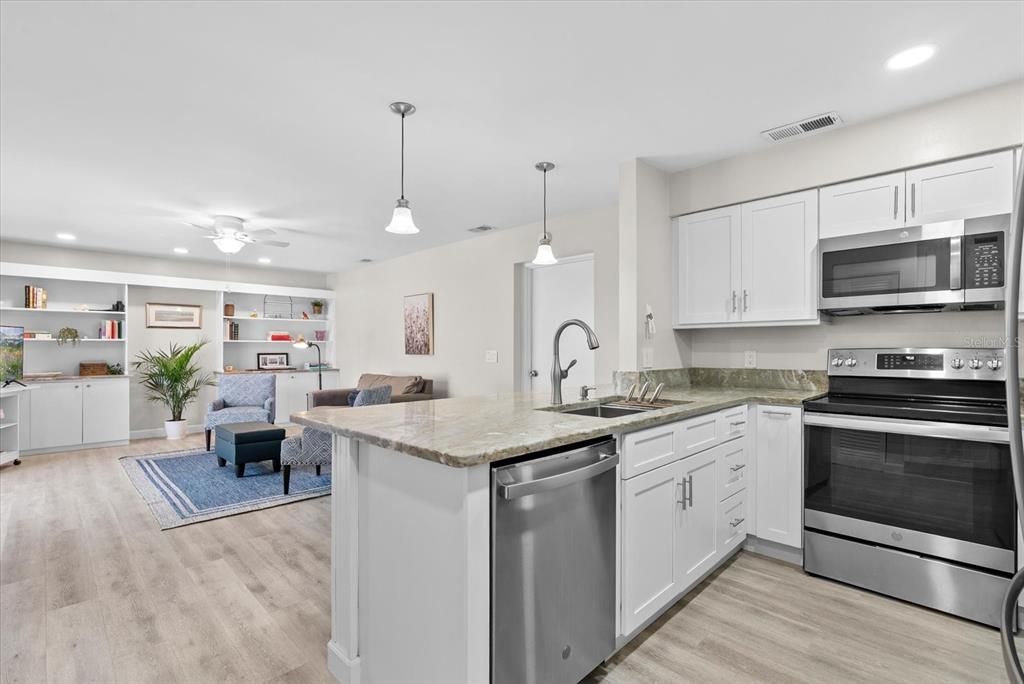 En Venta: $375,000 (3 camas, 2 baños, 2231 Pies cuadrados)