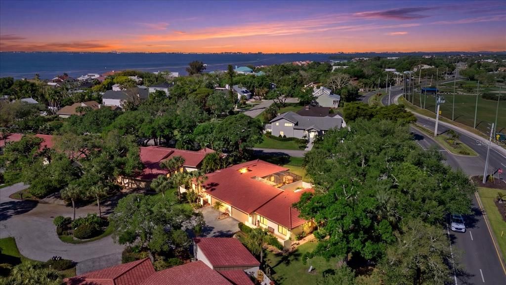 En Venta: $375,000 (3 camas, 2 baños, 2231 Pies cuadrados)