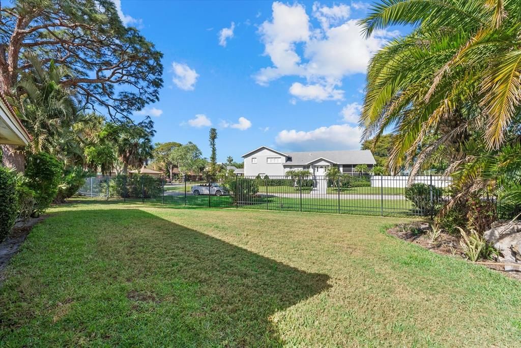 En Venta: $375,000 (3 camas, 2 baños, 2231 Pies cuadrados)