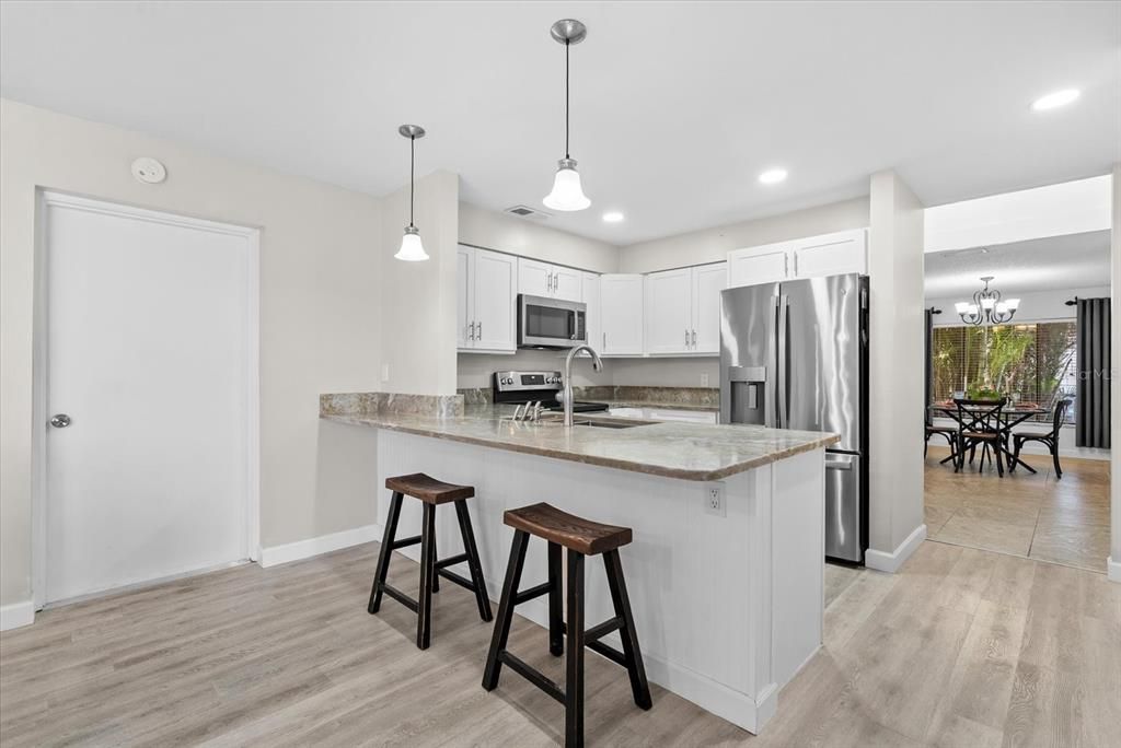 En Venta: $375,000 (3 camas, 2 baños, 2231 Pies cuadrados)