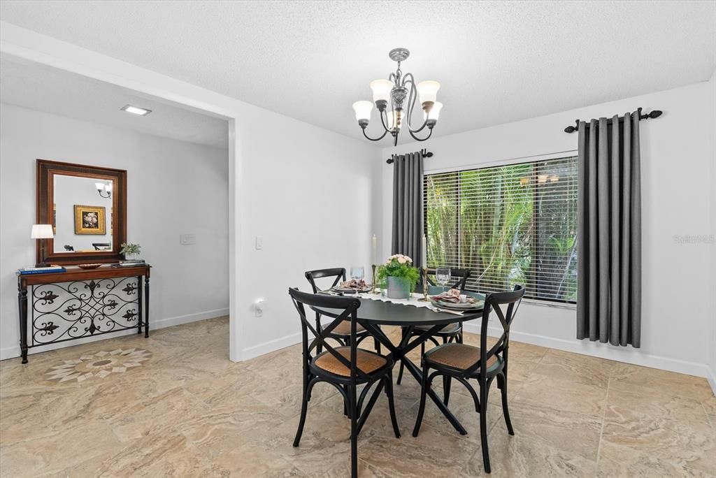 En Venta: $375,000 (3 camas, 2 baños, 2231 Pies cuadrados)