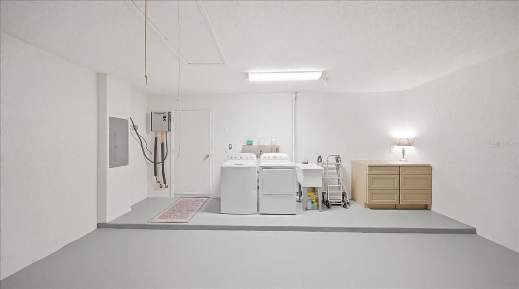 En Venta: $375,000 (3 camas, 2 baños, 2231 Pies cuadrados)