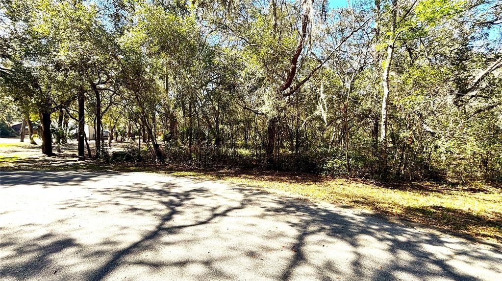 待售: $300,000 (2.50 acres)